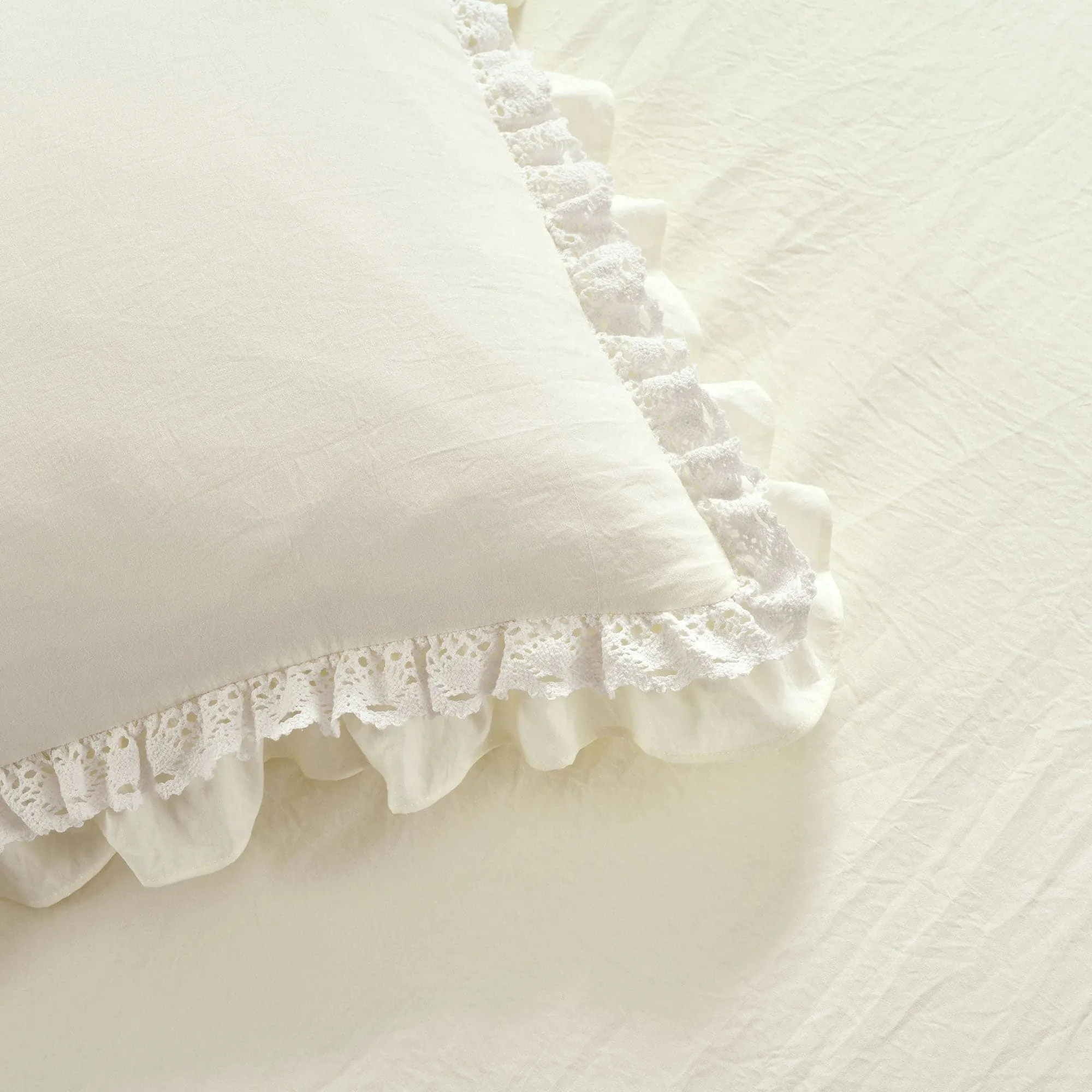 Ella Ruffle Lace 3 Piece Bedspread Set