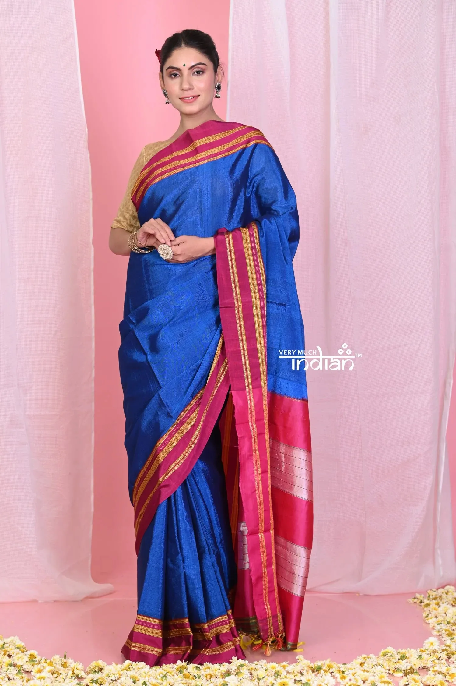 Pehal~ Traditional Handloom Navy Blue Ilkal with Red Border & Resham Pallu