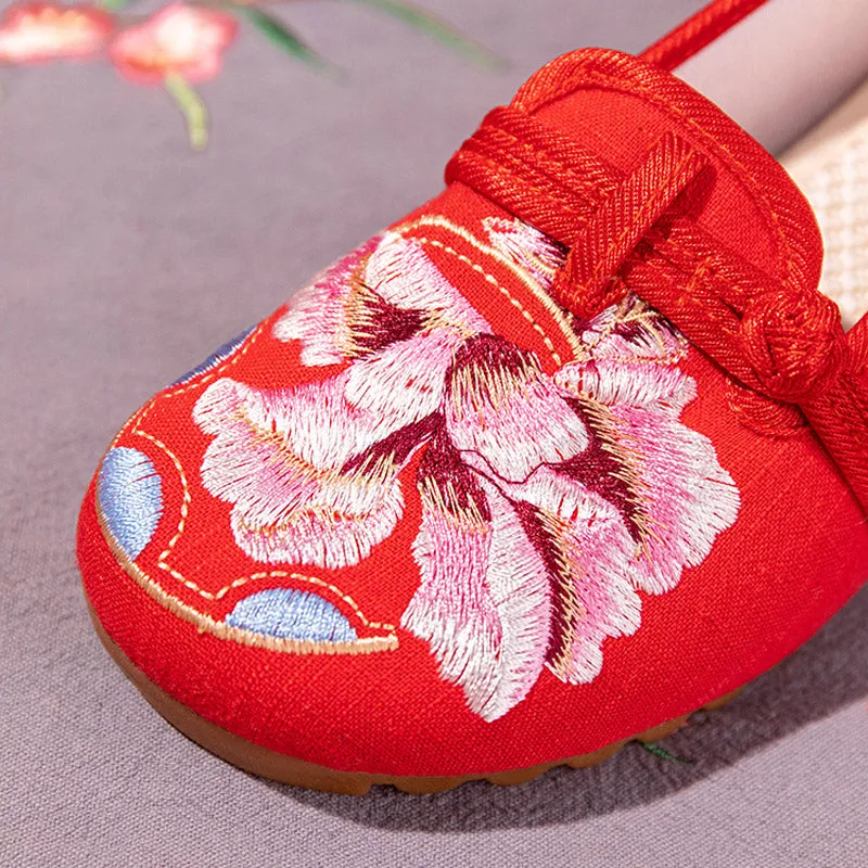 Vintage Handmade Chinese Buckle Embroidered Casual Shoes