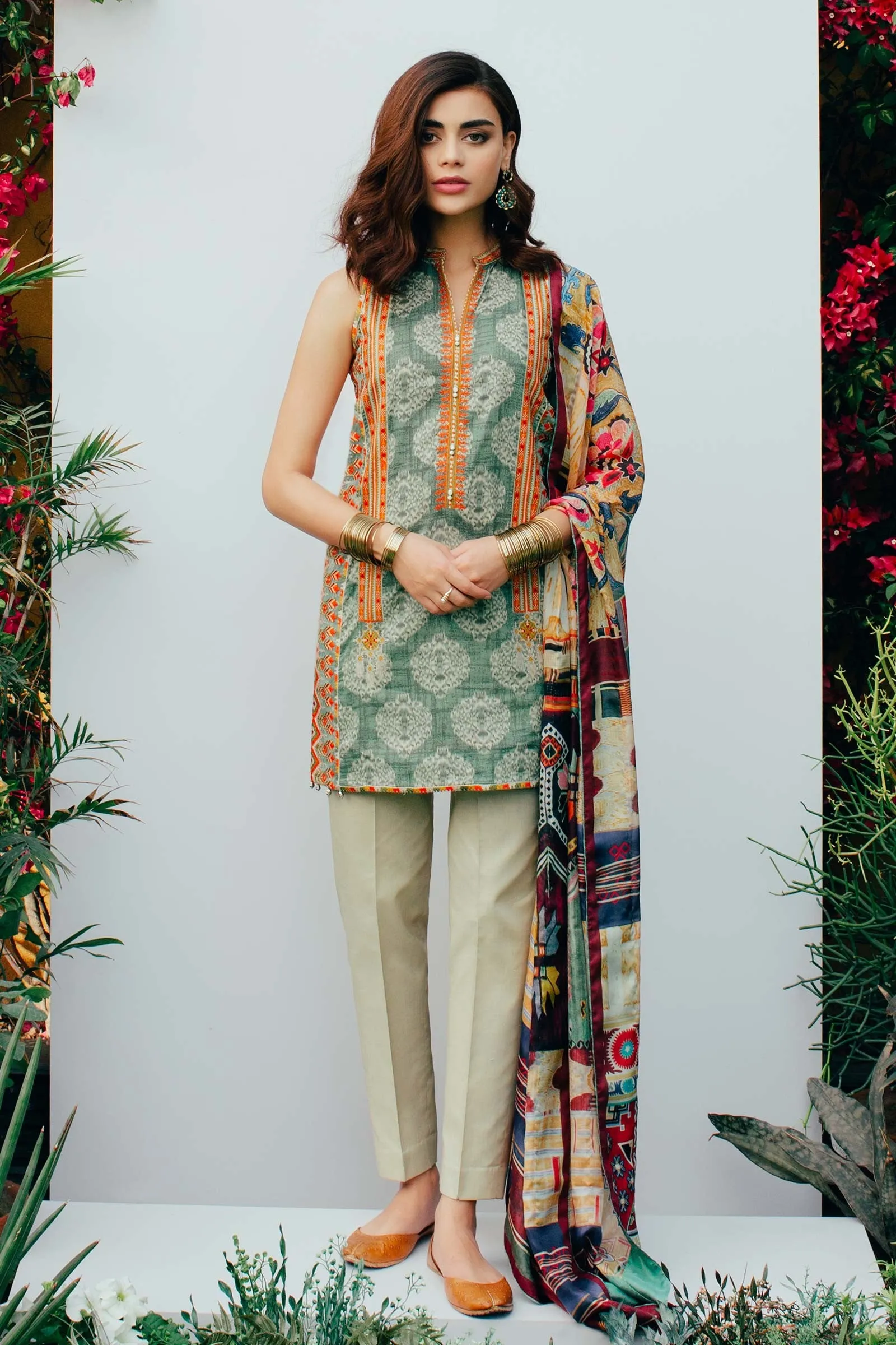 Zara Shahjahan Spring/Summer Lawn Collection 2018 – Zeenat D-ZSJ09